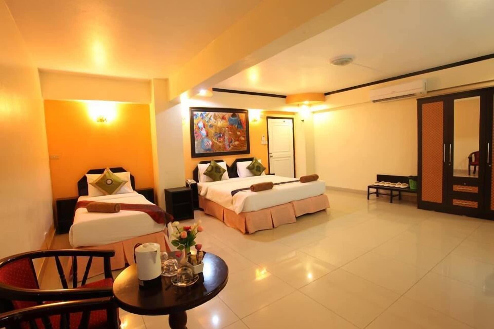 Home Pattaya Hotel Luaran gambar
