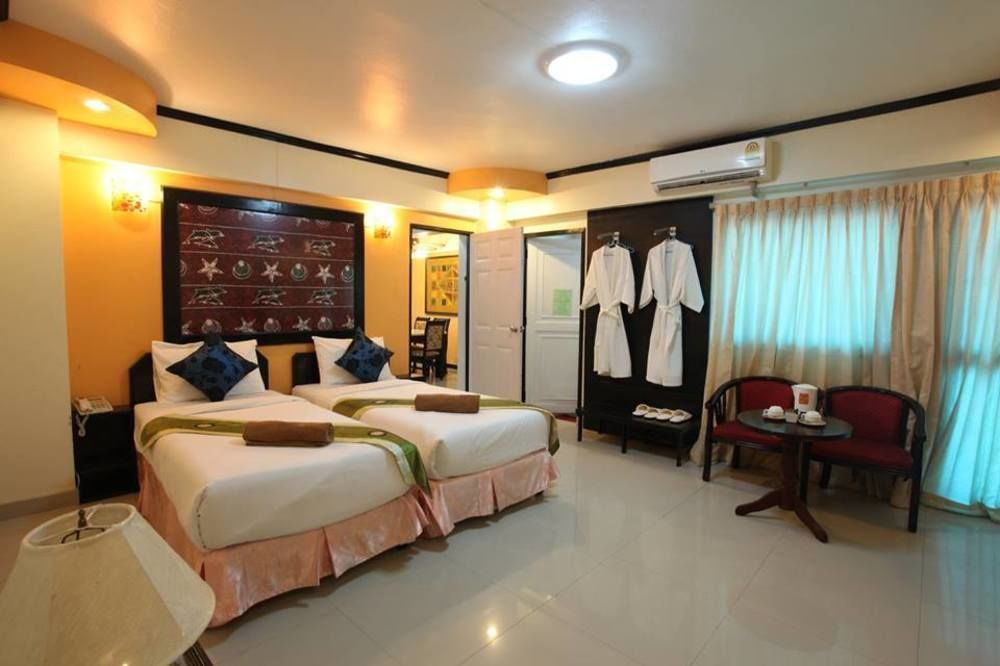 Home Pattaya Hotel Luaran gambar