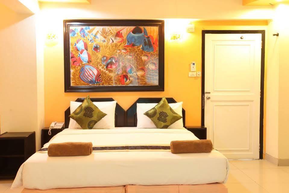 Home Pattaya Hotel Luaran gambar